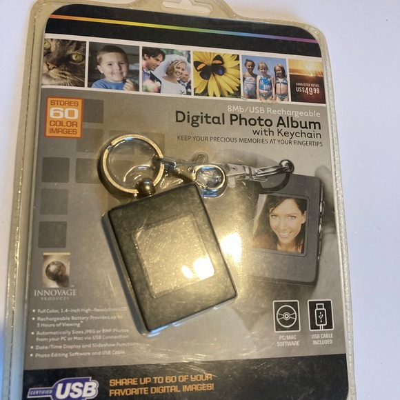 Digital Photo Album With keychain 8Mb/ USB Rechargeable - Picture 3 of 10